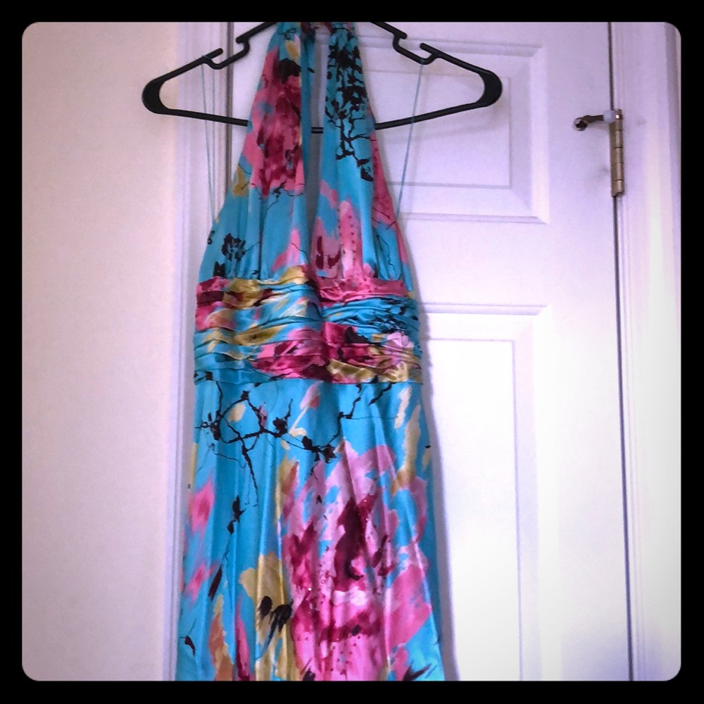 Beautiful long colorful dress with bearing 😍🥰😍